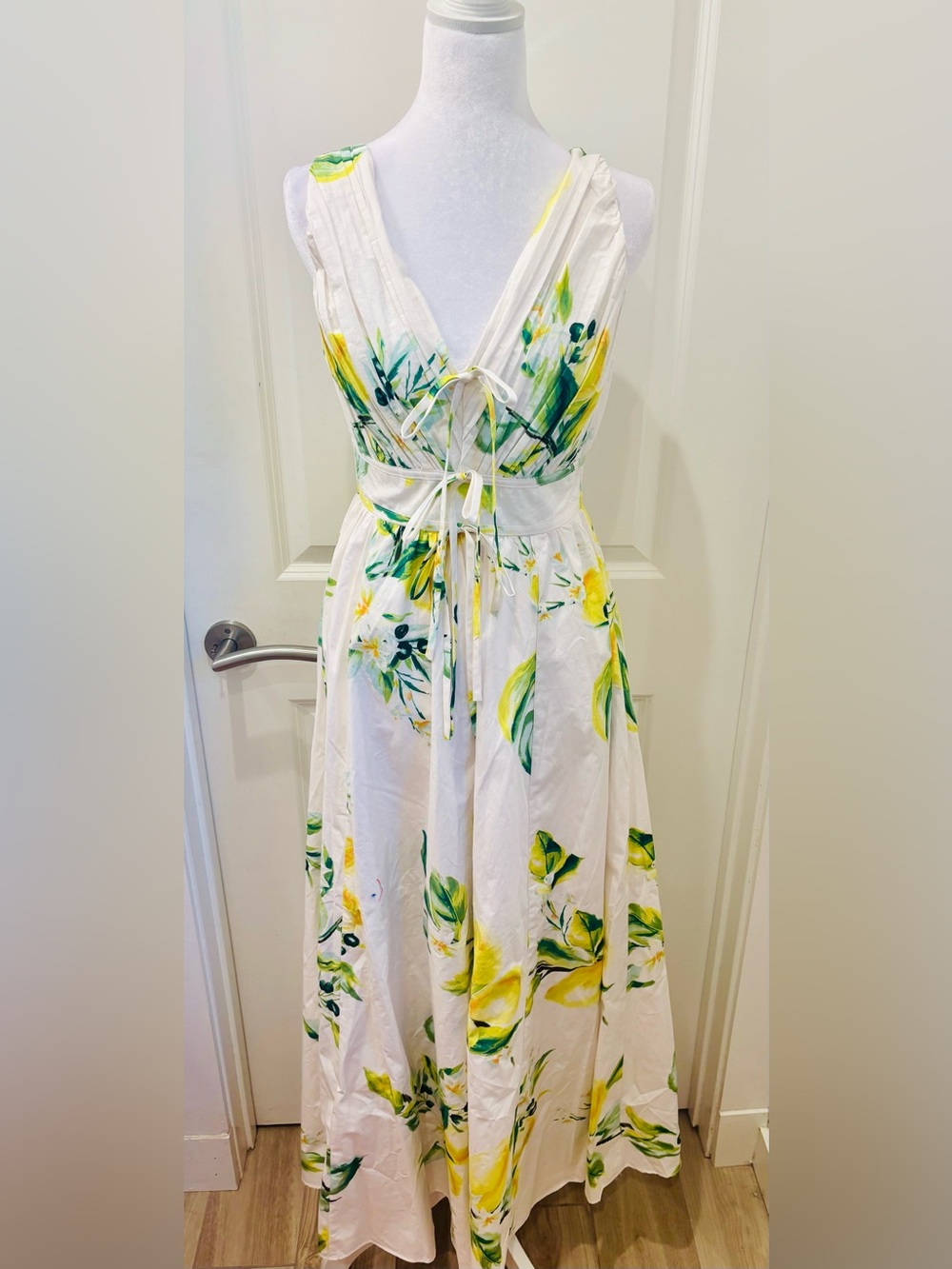 NWT Anthro Moon River lemon print V-Neck Maxi Dress - S